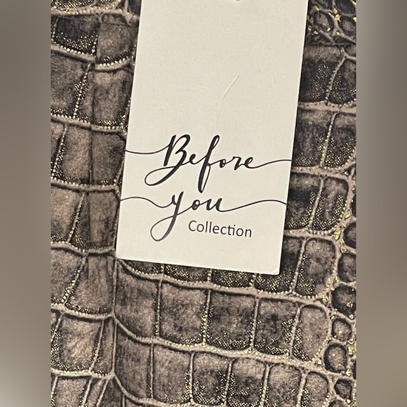 Before You Collection Crocodile Print Shorts NWT Small - Picture 6 of 10